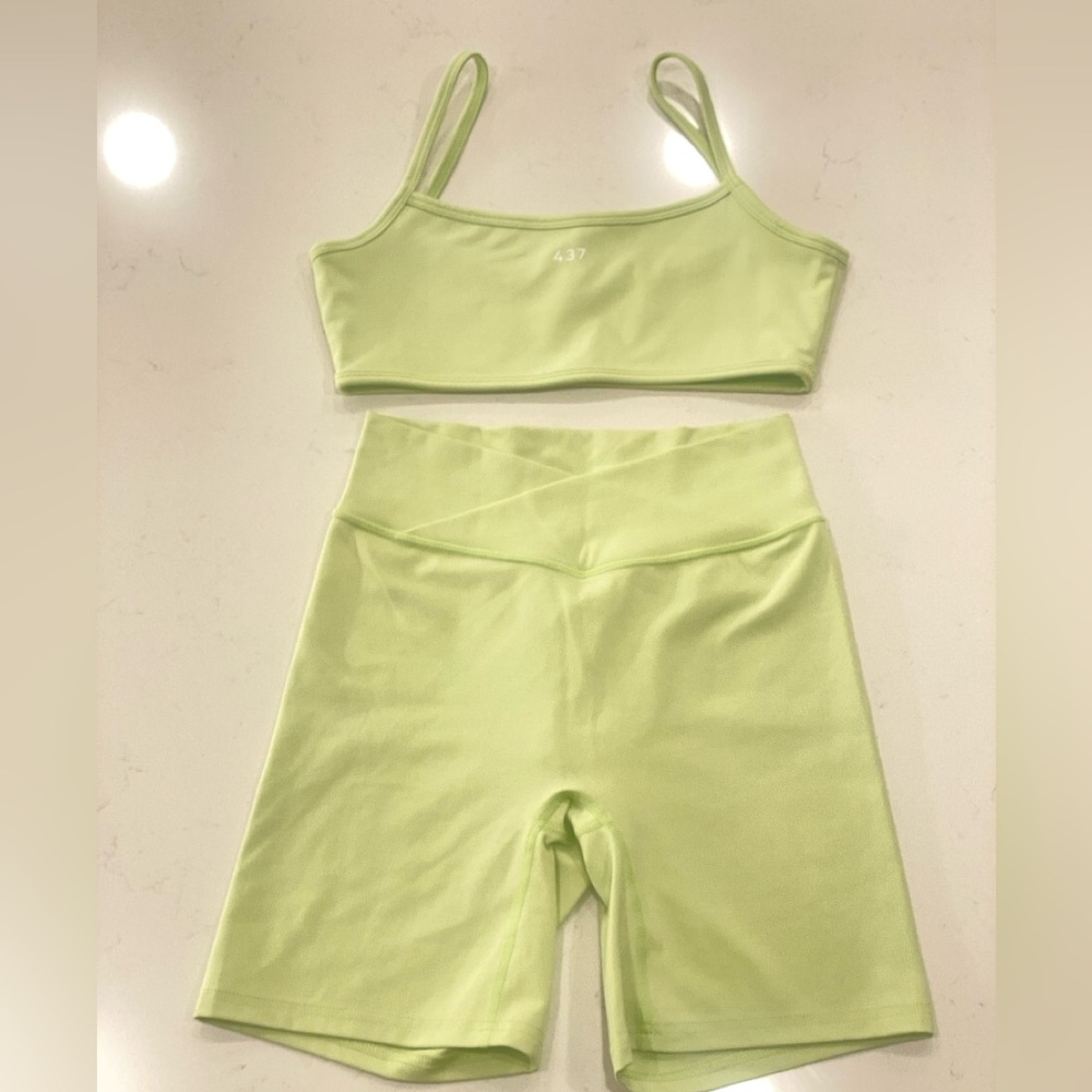 437 Bra and V Short Set